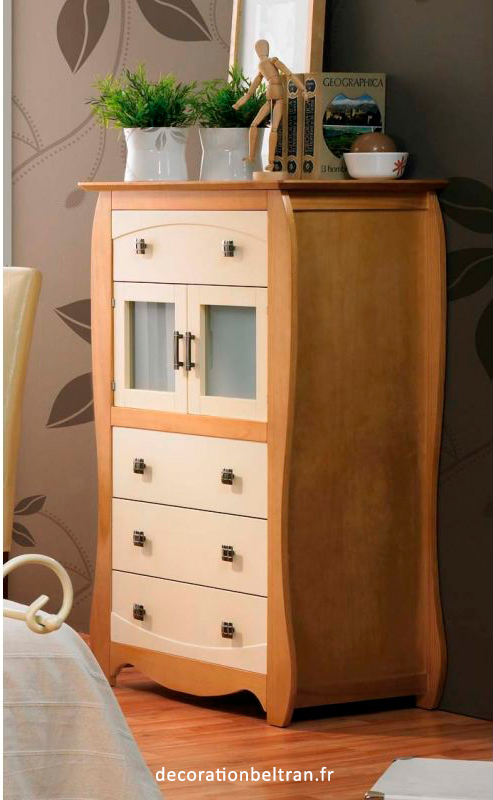Une commode en bois