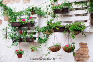 Un salon de jardin fait en palettes
